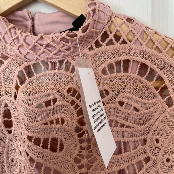 G By Giuliana Black Label Lace Blouse NWT Size XS Pink Bell Sleeve Floral Cami - Picture 7 of 8